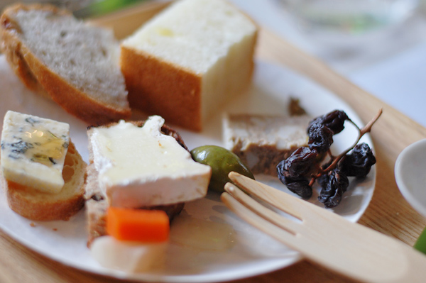 チーズとバゲット