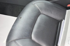 ボルボ パンチングレザーシートリペア前