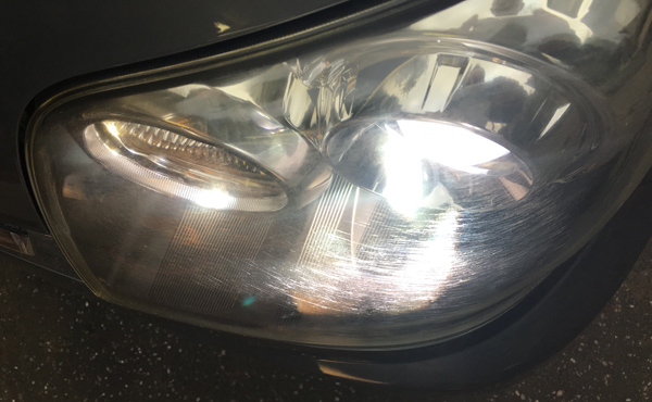 ダイハツ ムーブ　ヘッドライト磨き＆コーティング前