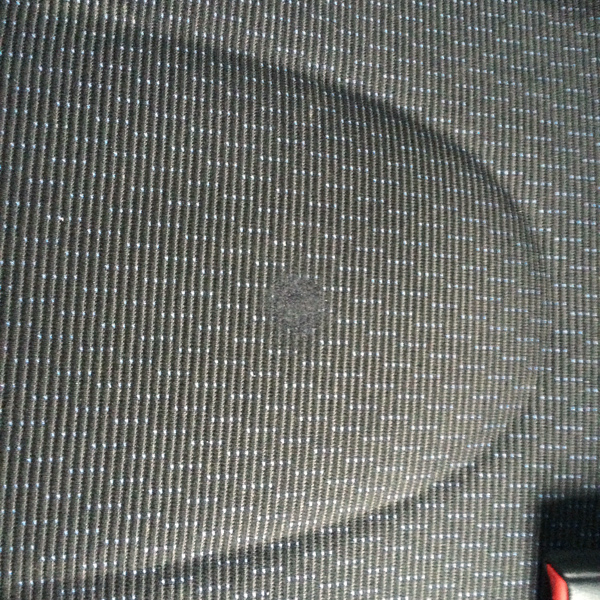 タバコの焦げ穴補修リペア