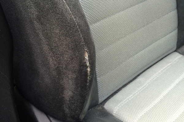 スカイライン シート補修前2