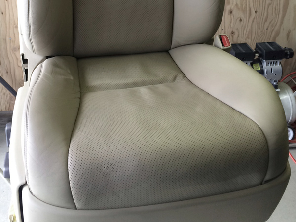 レクサスLS シートリペア後