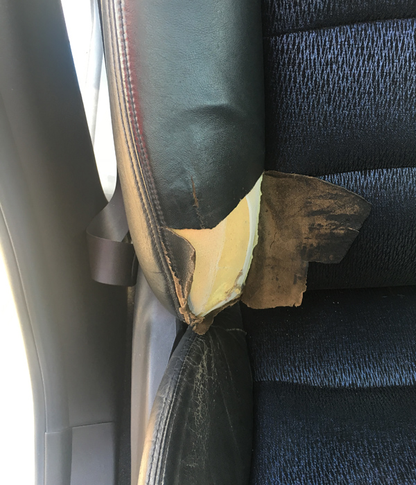 ホンダ オデッセイ　シート部分張り替え＆リペア前