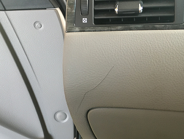 トヨタ クラウン　ダッシュボードリペア前