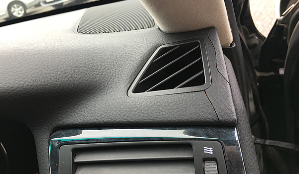 トヨタ クラウン　ダッシュボードリペア前