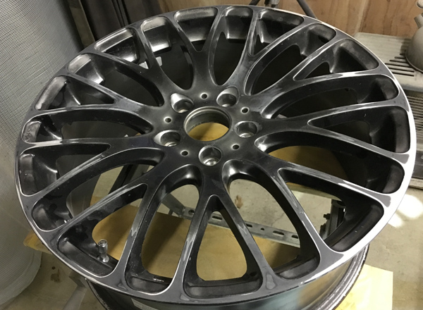 マツダ　社外ホイール補修＆カラーチェンジ前