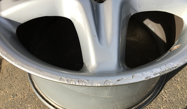 フェラーリ　ホイールリペア前１