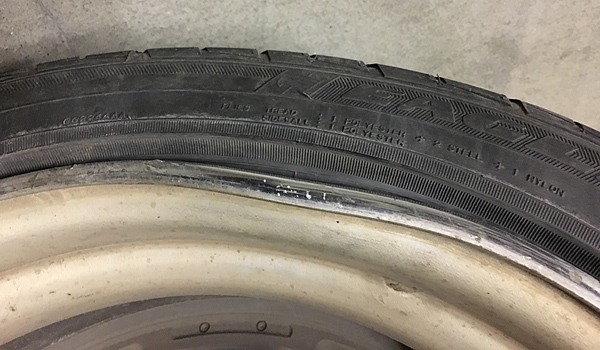 TOYOTA エスティマ　歪み修理前