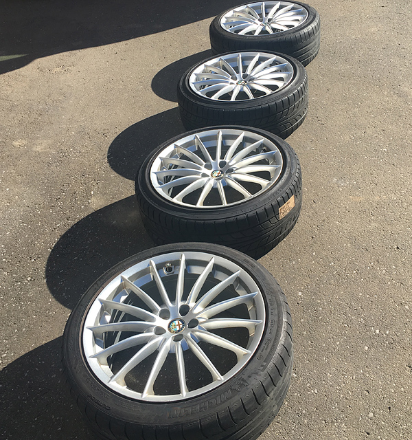 アルファロメオ　純正ホイールリペア前