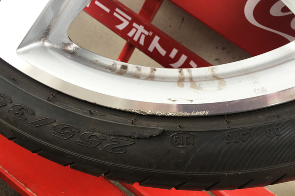 メルセデスベンツ ＡＭＧ ＳＬ５５０　ホイールリペア前