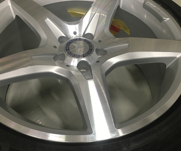ベンツ SL550　ダイヤモンドカット ホイールリペア