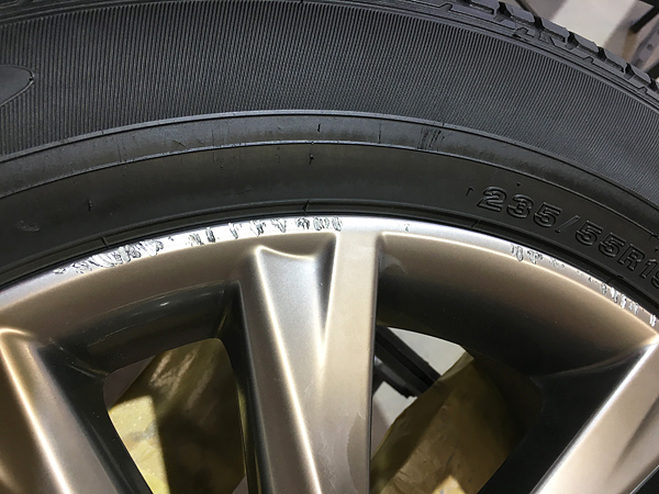 レクサス RX450　ハイパーシルバー ホイールリペア前