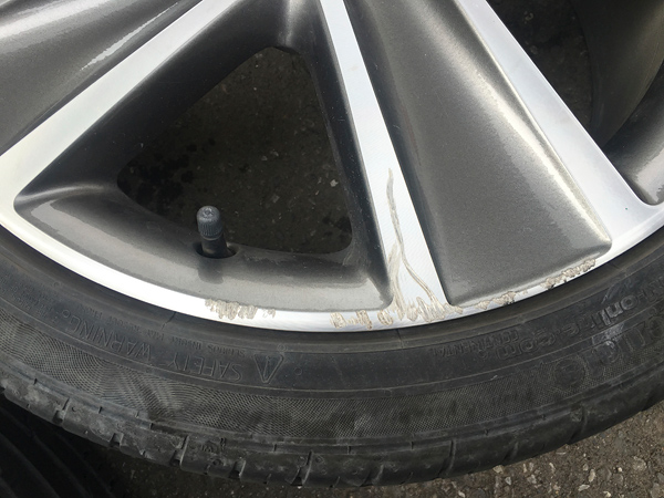 ＶＷ　ホイールリペア前